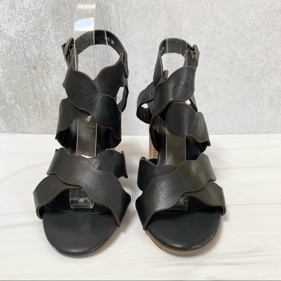 ANTELOPE Black Leather Scallop Crossover Sandals Size 8 - Picture 3 of 14